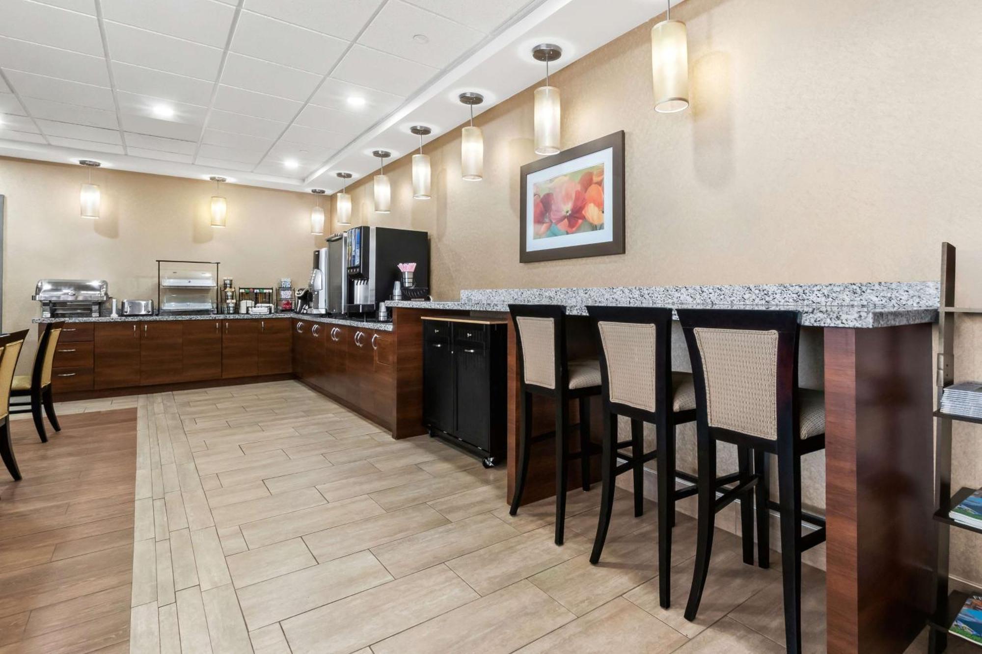 Best Western Plus Fergus Hotel Exterior foto